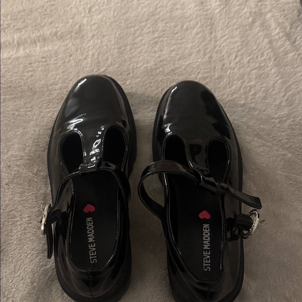 Steve Madden Glossy Black Flats